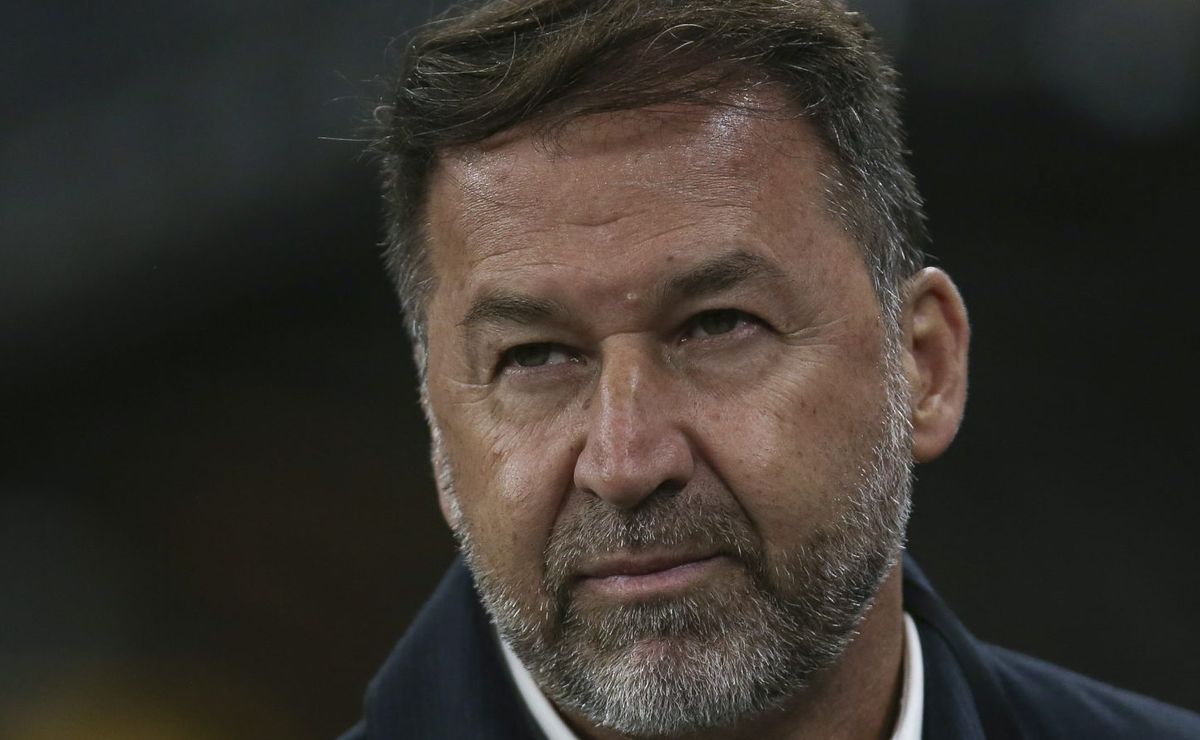 reações da web: torcedores do corinthians detonam gestão de augusto melo; entenda o motivo
