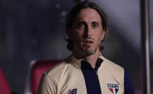 zubeldía escala rodrigo nestor e define são paulo titular para encarar o nacional