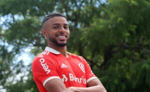 wanderson faz desabafo impactante após marcar gol pelo internacional no último minuto: "nada é para sempre"