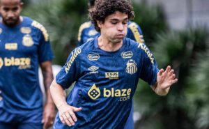 vai ficar? santos está próximo de definir futuro de lateral esquerdo dodô