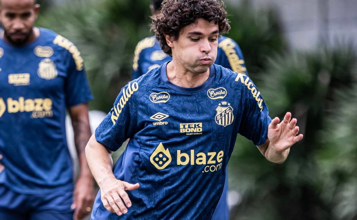 vai ficar? santos está próximo de definir futuro de lateral esquerdo dodô