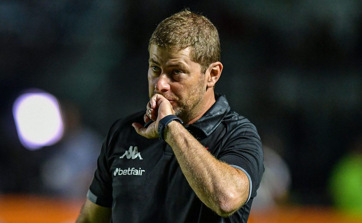 rafael paiva aprovou e vasco busca a saída de rossi e serginho de forma imediata 