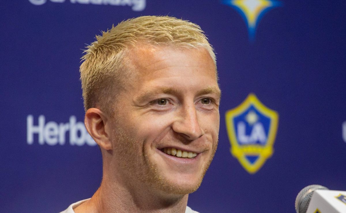 ex vasco, gabriel pec gera influência na estreia de marco reus no la galaxy eua