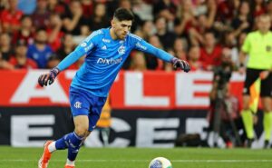 rossi foi o único que se salvou e vira o grande herói do flamengo em classificação: "nem noé carregou tanta anta"