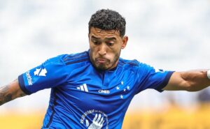 departamento médico do cruzeiro impõe condições para william voltar a jogar pelo cruzeiro
