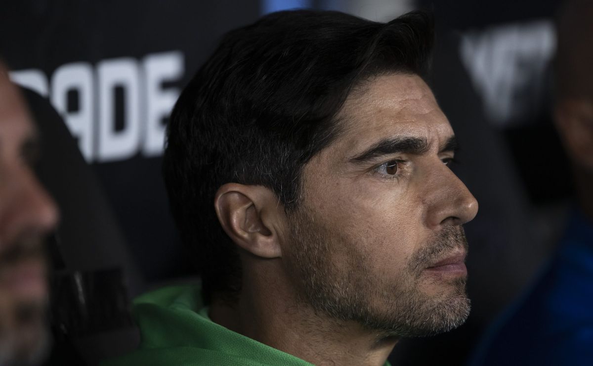 abel justifica ausências de felipe anderson e estêvão no time titular do palmeiras