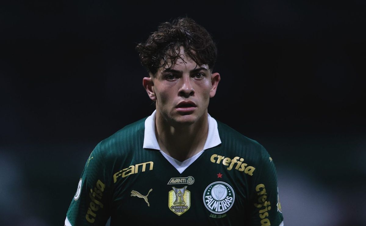 r$40,7 milhões; torcedores se revoltam com partida de giay no palmeiras