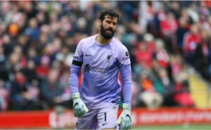 liverpool define substituto para alisson e avisa o valência, da espanha