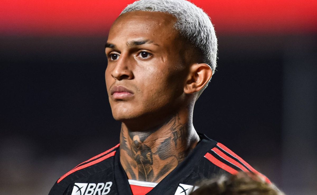 substituto de wesley: flamengo surpreende na rapidez e está trazendo novo lateral