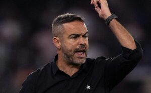 artur jorge responde abel ferreira em coletiva: "a mensagem precisa"