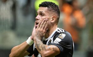 paulinho aponta que o cruzeiro está ‘mordido’ pela perda do título estadual