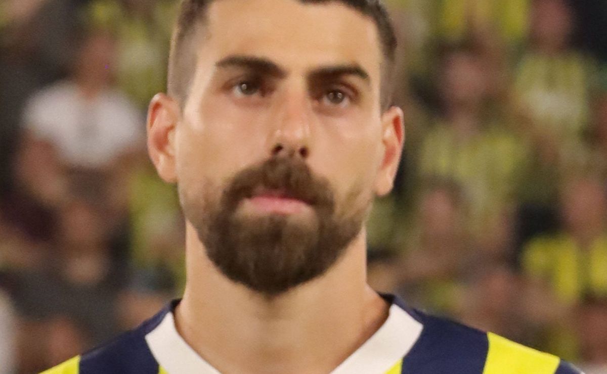 luan peres no palmeiras tem definição e zagueiro encaminha chegada para são paulo 