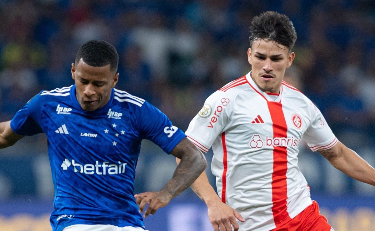 anthoni brilha, para ataque do cruzeiro e garante empate para o internacional no brasileirão