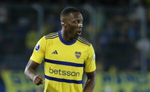 Áudio do var explica a expulsão de advíncula contra o cruzeiro