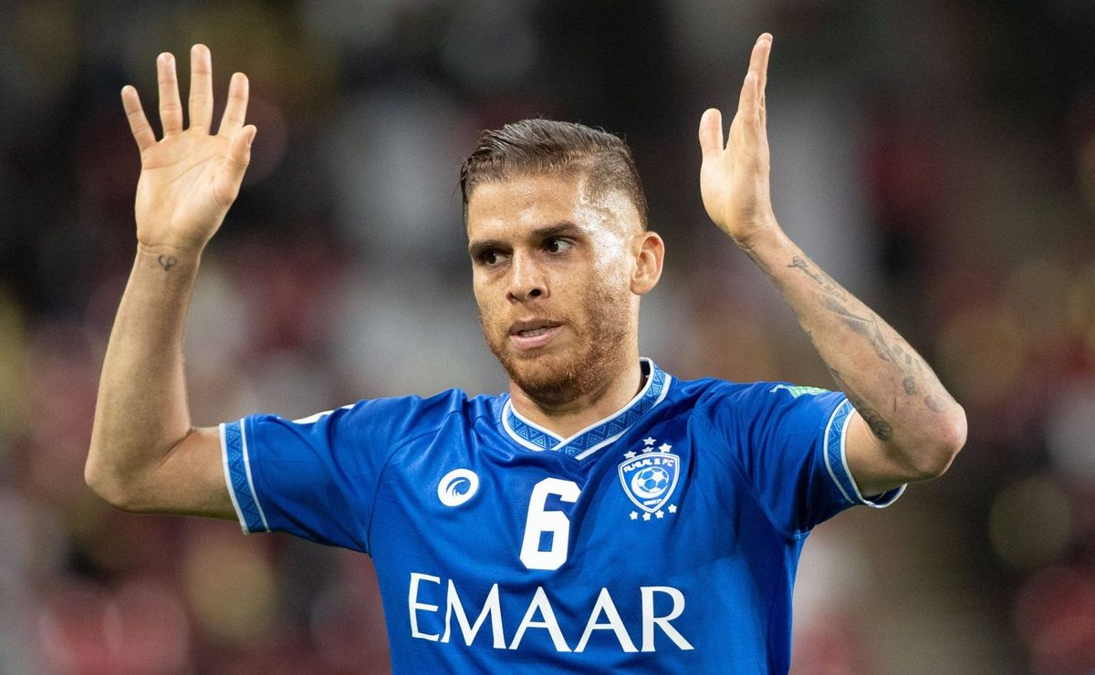 corinthians toma decisão no mercado da bola e cancela contratação de cuéllar e +2