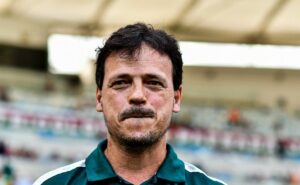 fernando diniz aparece como sugestão para o cruzeiro, que toma decisão sobre mudança de treinador