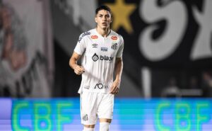 torcida do santos teme saída de jair para eventual chegada de luan peres