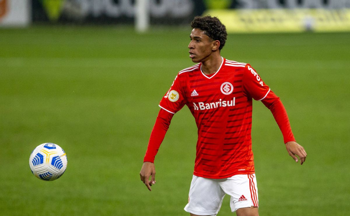 paulo victor é devolvido ao internacional, mas futuro do lateral esquerdo não será no beira rio