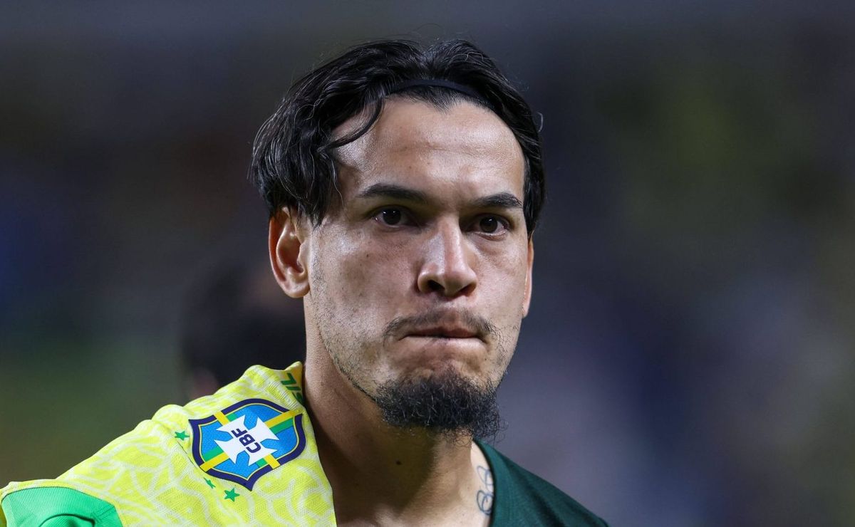 saída de gustavo gómez é decretada pela torcida do palmeiras e clima para o zagueiro fica ruim