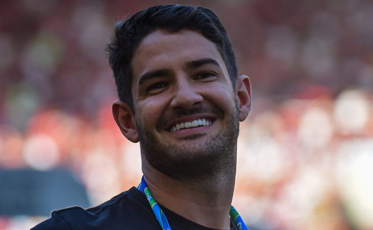 alexandre pato revela que aceitou jogar no santos e divulga motivo que não assinou com o peixe