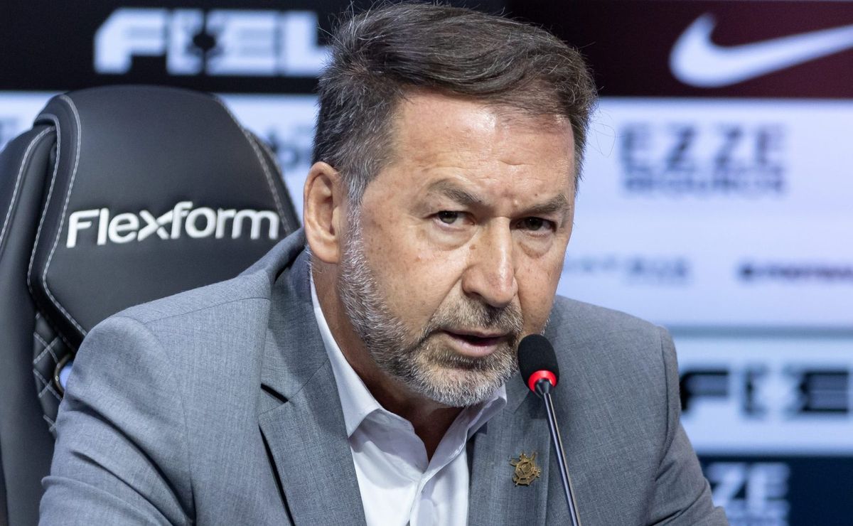 1 vitória em 10 jogos e média menor a um gol por partida: desempenho do corinthians liga alerta em augusto melo