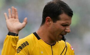 leonardo gaciba dá decreto em pênalti marcado na eliminação do grêmio da libertadores: “bem marcado”