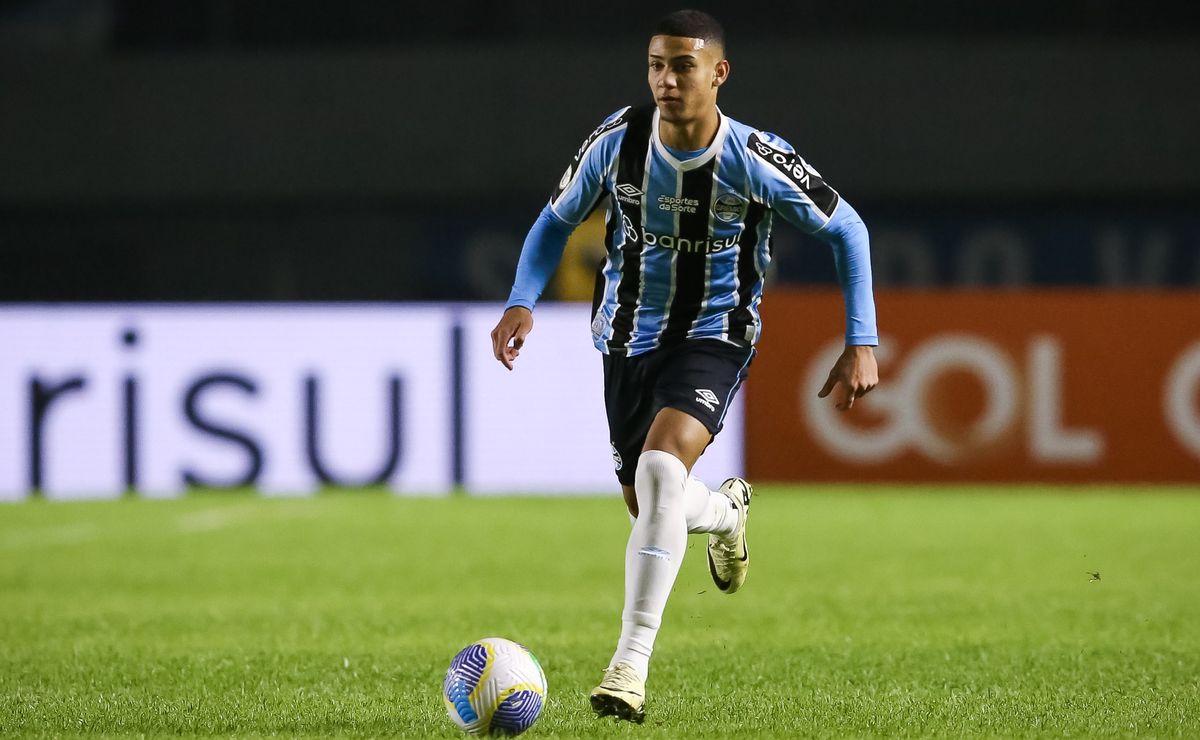 estreia de braithwaite com brilho impulsiona grêmio a vitória importante sobre cuiabá no brasileirão