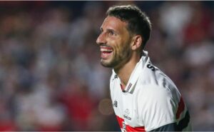 calleri comemora vitória do são paulo e diz se é 'carrasco' do flamengo: "É sempre bonito"
