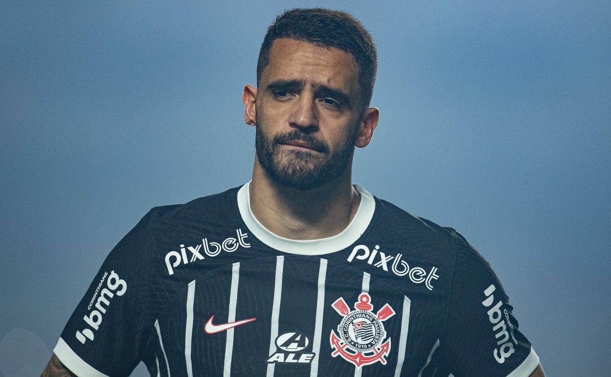 Ídolo do corinthians, renato augusto é desprezado pela torcida do fluminense: “aguentar esse zumbi“