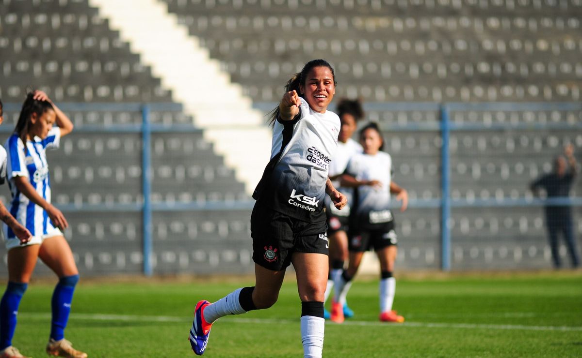 corinthians feminino: direção promete chegada de novos reforços e foca em renovações