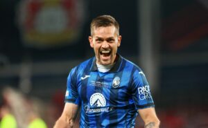 vasco não desiste de rafael tolói e faz nova investida pelo zagueiro da atalanta ita