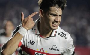 bobadilla recebe contato da europa e são paulo topa realizar venda em dezembro