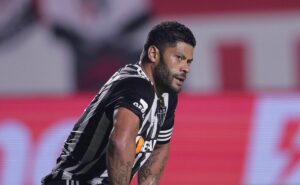 hulk e +2: grêmio vai enfrentar o atlético mg com trio de novidades