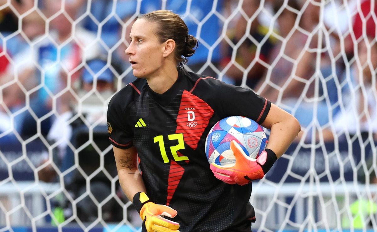 goleira pega pênalti e alemanha vence espanha na disputa do bronze nas olimpíadas de paris