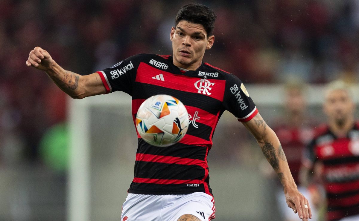 ayrton lucas é culpado por gol tomado em bolívar x flamengo, diz torcida