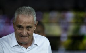 com léo ortiz e carlinhos, tite esboça escalação do flamengo para enfrentar o bolívar