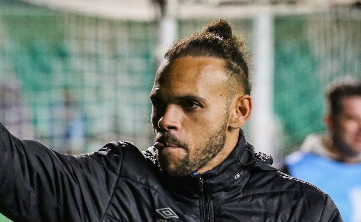 braithwaite toma decisão após eliminação do grêmio e quer grupo fechado para o brasileirão