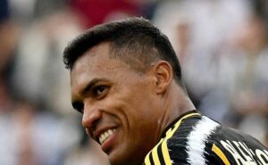 tite recebe boa notícia e alex sandro pode estrear em flamengo x vasco