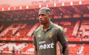 lesão de danilo no nottingham forest é simples e ex palmeiras volta em 2 meses 