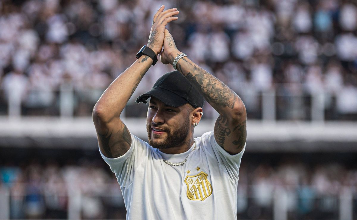 neymar decide deixar o al hilal para voltar ao antigo clube e santos recebe informação