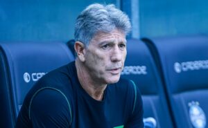 renato revela elogios a bolasie durante conversa após vitória do grêmio no brasileiro