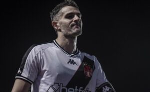 vegetti admite que vasco jogou mal e não merecia vencer o atlético go 