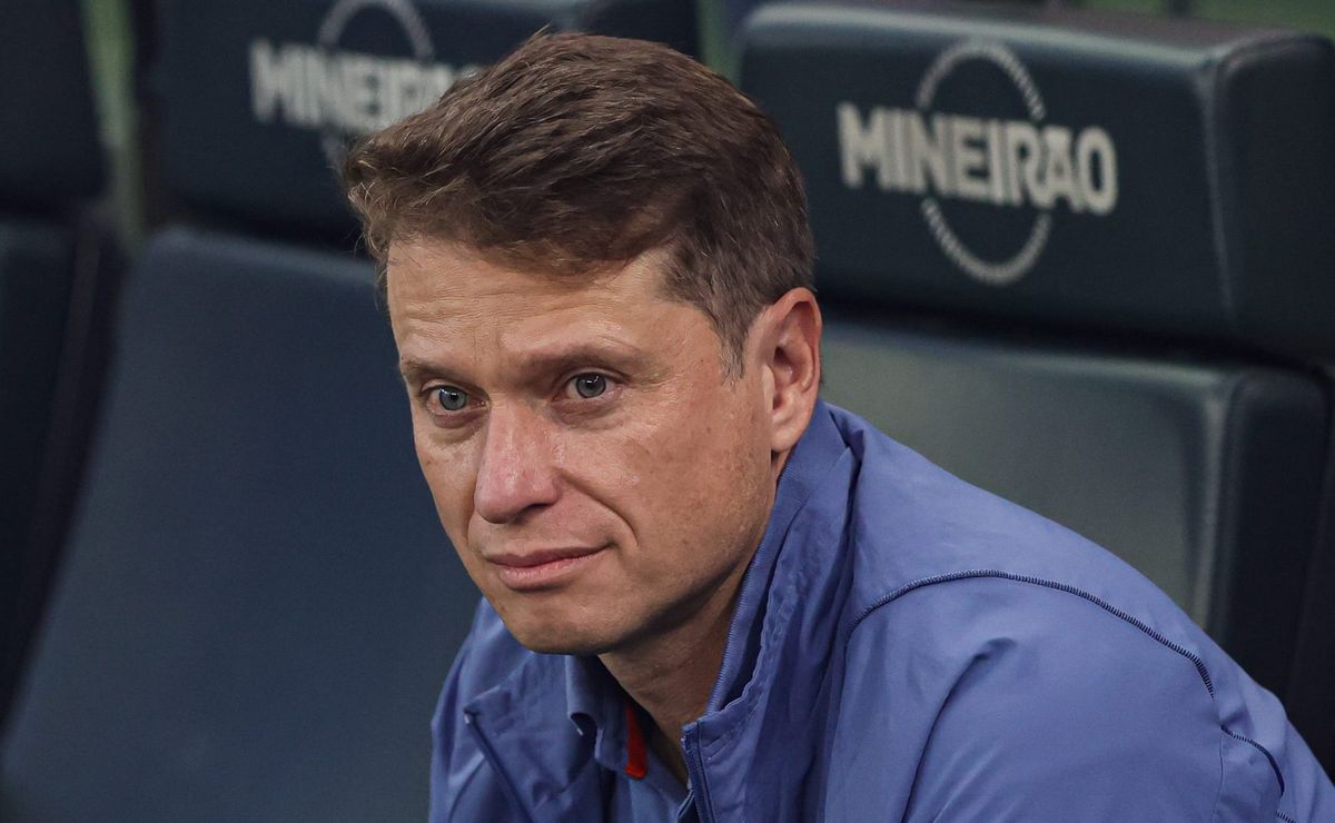 fernando seabra, do cruzeiro, analisa a equipe do atlético mg após empate: “organizada e equilibrada”