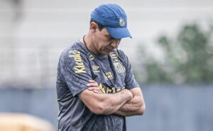 dm revela problema de willian bigode e carille corta jogador da partida contra o amazonas