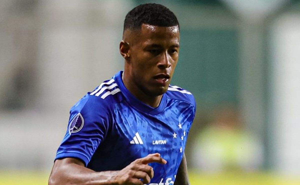 arthur gomes, do cruzeiro, é flagrado ameaçando saravia em dublagem: “vamos lá pra fora”