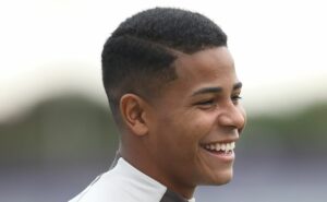 rennes (fra) entra forte na disputa por wesley e prepara oferta ao corinthians