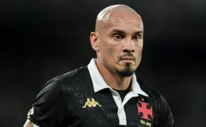 maicon, do vasco, tem problema na coxa e vira dúvida para rafael paiva