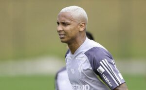 gabriel milito sobre deyverson estrear em cruzeiro x atlético mg: “não descarto a possibilidade”