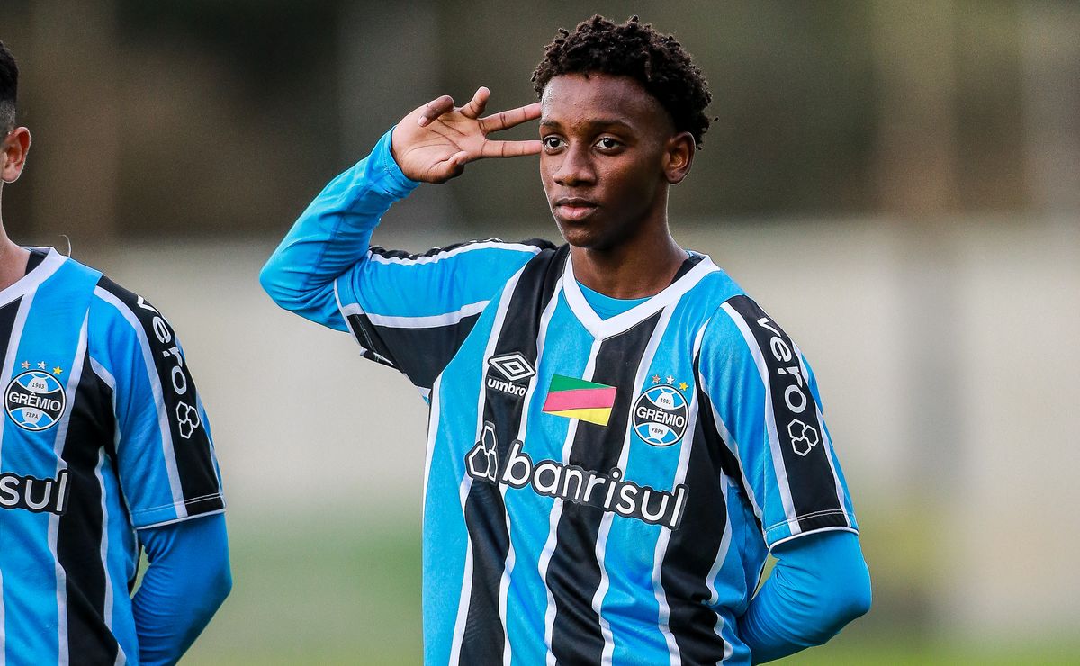 moldes da venda de gabriel mec ao chelsea causa fúria de torcida do grêmio: “doação”