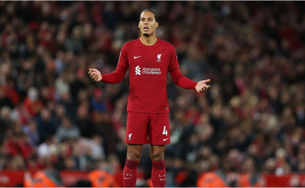 liverpool oferece r$ 550 milhões por substituto de van dijk; zagueiro atua na premier league